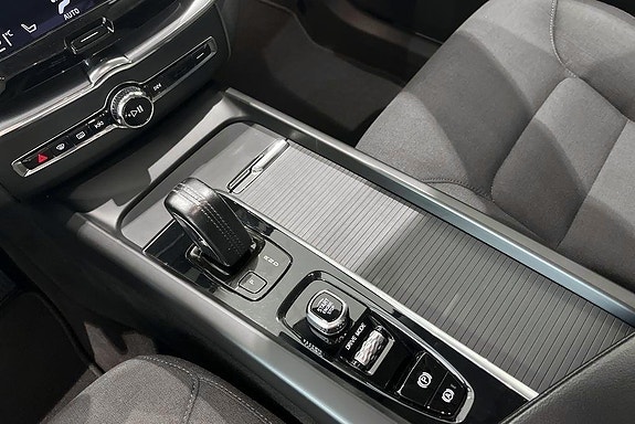 Volvo XC60 12 of 14