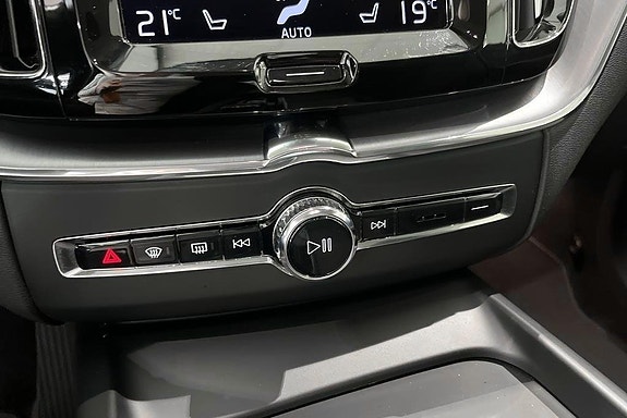 Volvo XC60 13 of 14