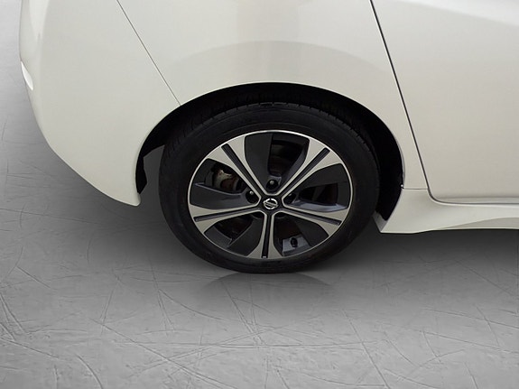 Nissan Leaf 28 of 29