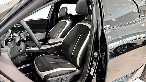 Kia EV6 14 of 24