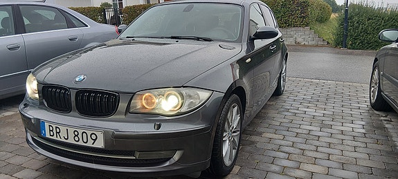 BMW 118i 2 of 9