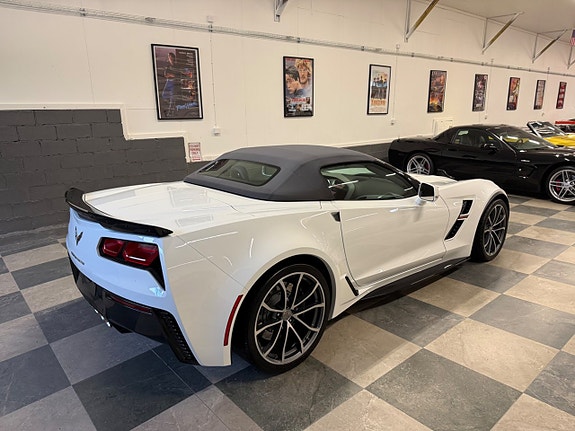 Chevrolet Corvette 26 of 30