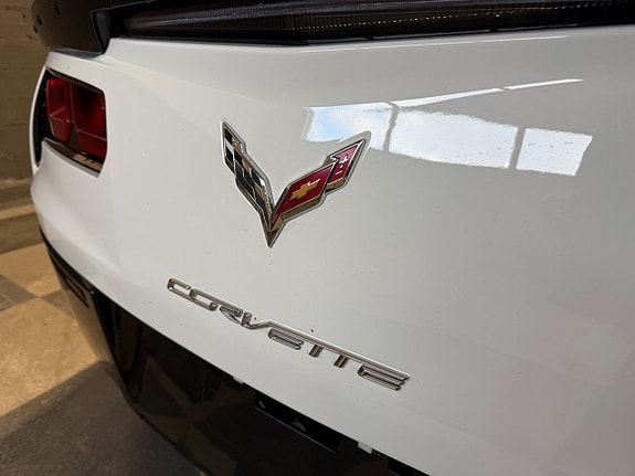 Chevrolet Corvette 21 of 30