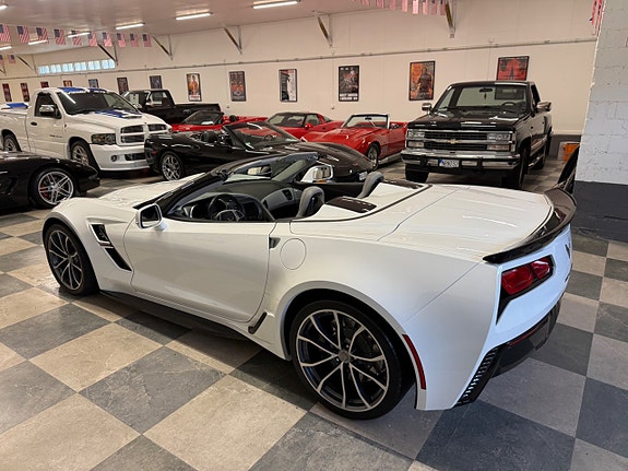 Chevrolet Corvette 9 of 30