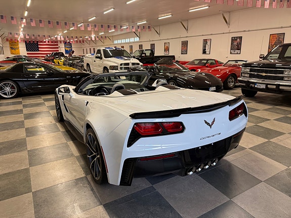 Chevrolet Corvette 10 of 30