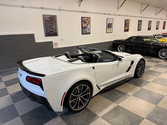 Chevrolet Corvette 12 of 30