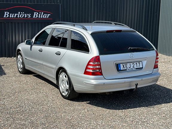 Mercedes-Benz C200 7 of 9