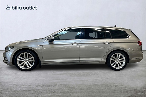 Volkswagen Passat 9 of 27