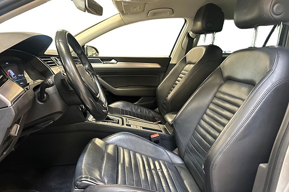 Volkswagen Passat 13 of 27