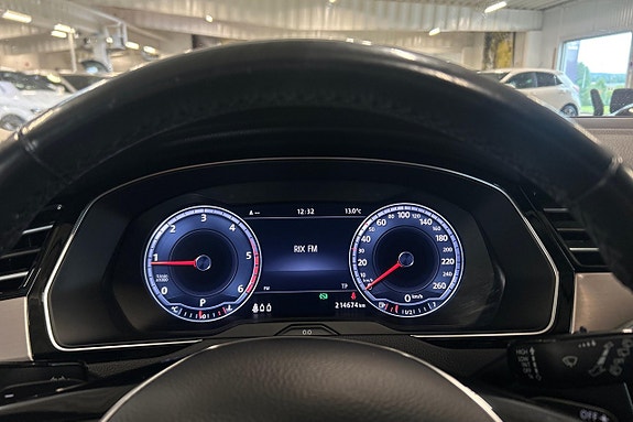 Volkswagen Passat 17 of 27