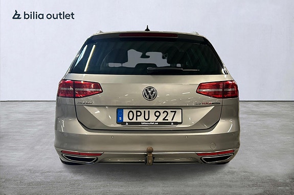 Volkswagen Passat 7 of 27