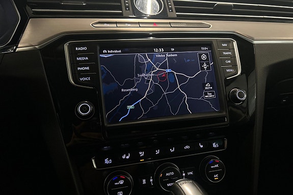 Volkswagen Passat 20 of 27