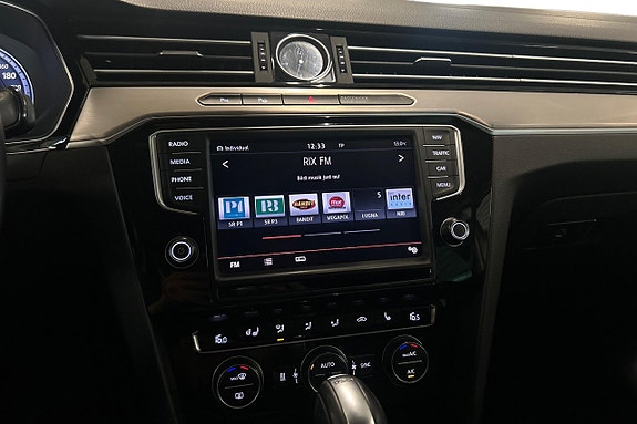 Volkswagen Passat 21 of 27