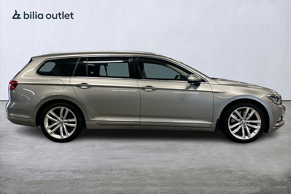 Volkswagen Passat 5 of 27