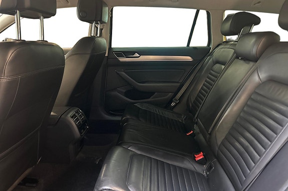 Volkswagen Passat 14 of 27