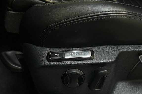 Volkswagen Passat 25 of 27