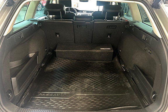 Volkswagen Passat 10 of 27