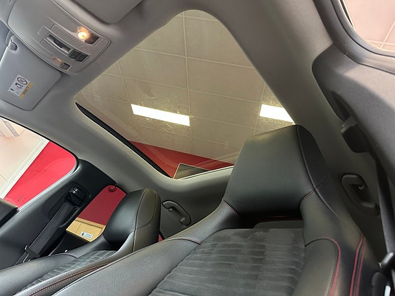 Mercedes-Benz CLA200 8 of 13