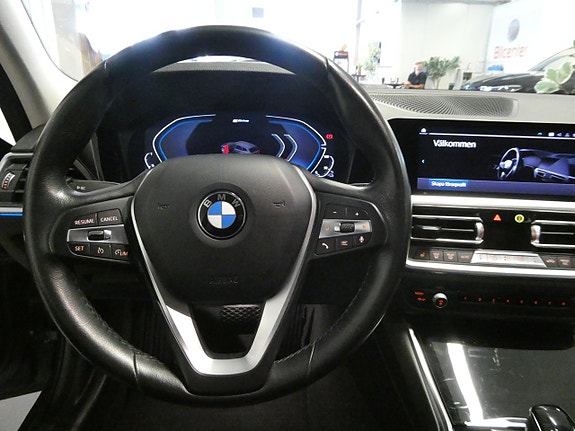 BMW 330e 15 of 27