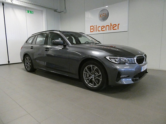 BMW 330e 4 of 27