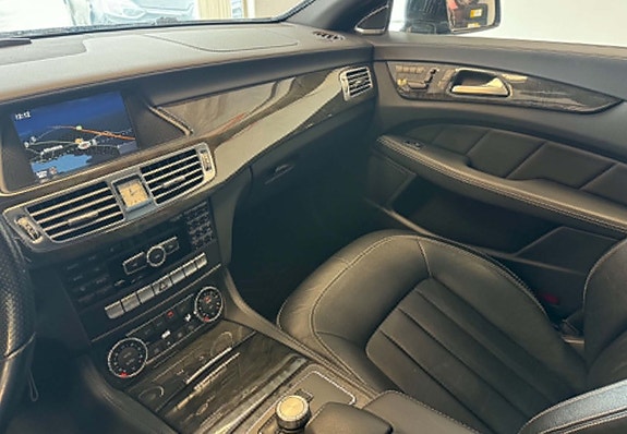 Mercedes-Benz CLS350 10 of 26