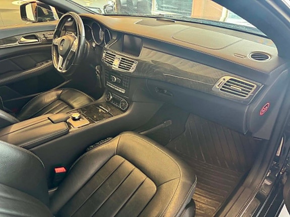 Mercedes-Benz CLS350 11 of 26