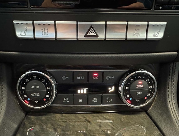 Mercedes-Benz CLS350 18 of 26