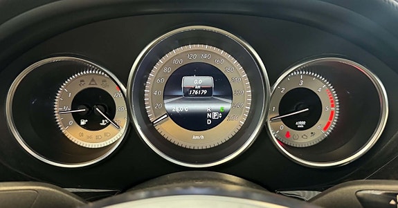 Mercedes-Benz CLS350 14 of 26