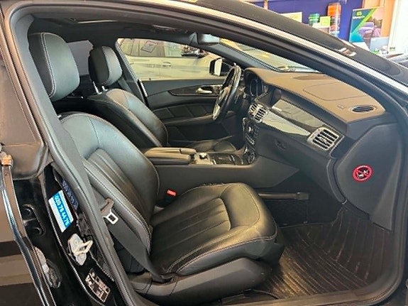 Mercedes-Benz CLS350 8 of 26