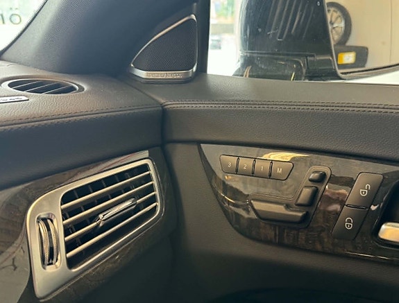 Mercedes-Benz CLS350 17 of 26