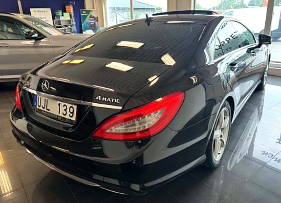 Mercedes-Benz CLS350 3 of 26