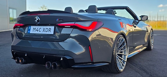 BMW M4 2 of 12