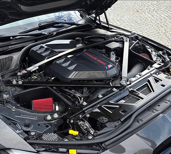 BMW M4 6 of 12