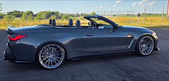 BMW M4 4 of 12