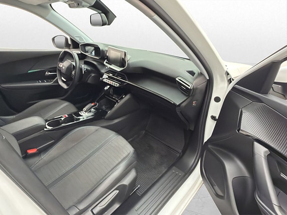 Peugeot 2008 11 of 23