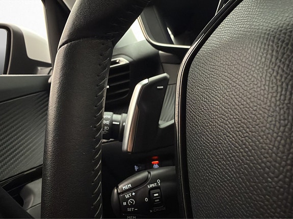 Peugeot 2008 17 of 23