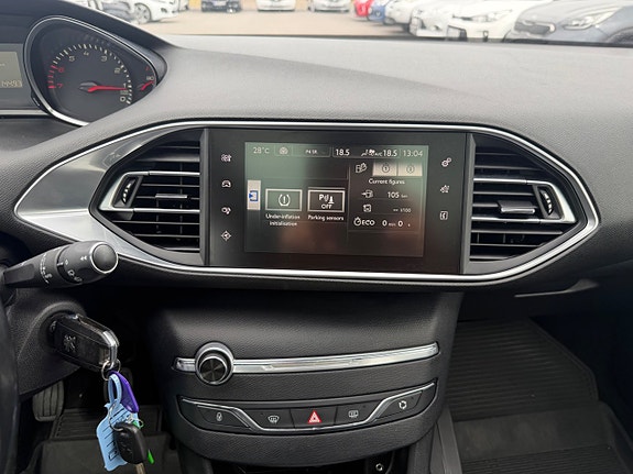 Peugeot 308 SW 22 of 24