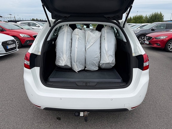 Peugeot 308 SW 10 of 24