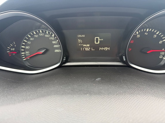 Peugeot 308 SW 23 of 24