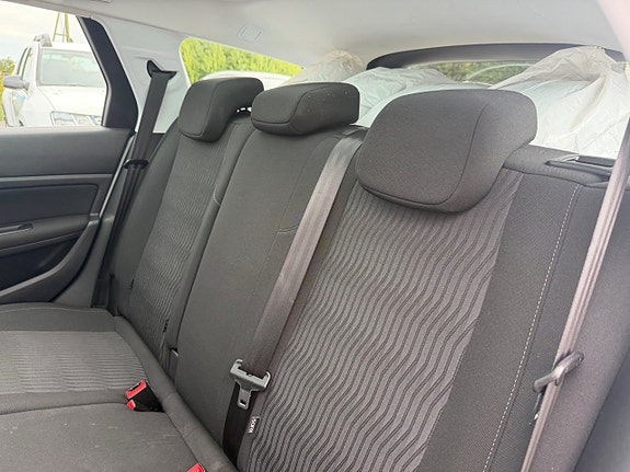Peugeot 308 SW 13 of 24