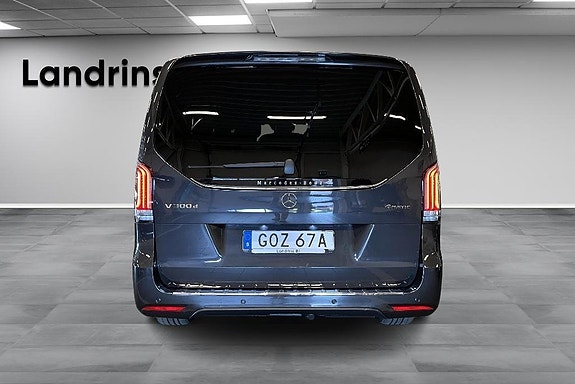 Mercedes-Benz V300 5 of 17