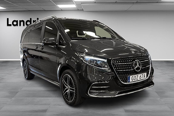Mercedes-Benz V300 3 of 17