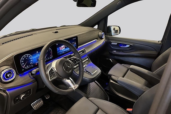 Mercedes-Benz V300 16 of 17