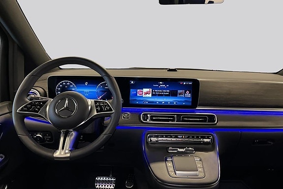Mercedes-Benz V300 7 of 17