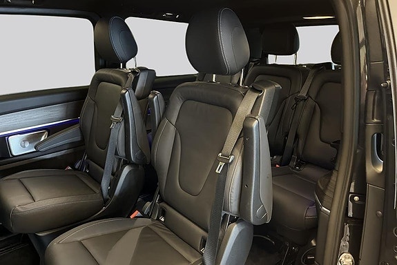 Mercedes-Benz V300 15 of 17
