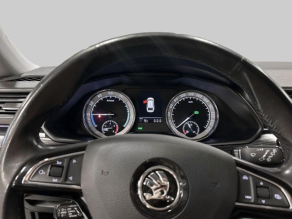 Skoda Superb 15 of 20