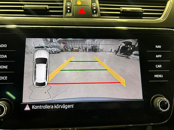 Skoda Superb 16 of 20