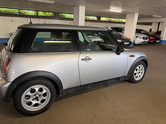 MINI Cooper 7 of 14