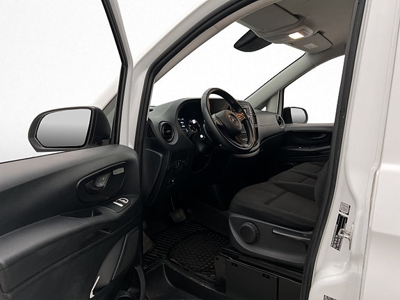Mercedes-Benz Vito 108 14 of 30