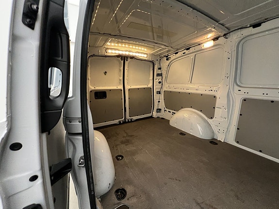 Mercedes-Benz Vito 108 12 of 30
